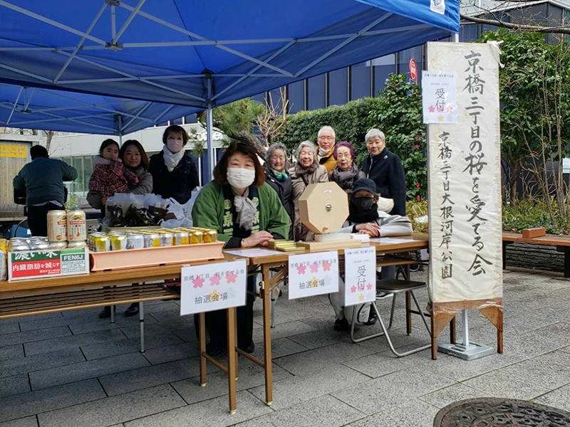 京橋の桜を愛でる会に参加 / 於 : 京橋大根河岸おもてなしの庭